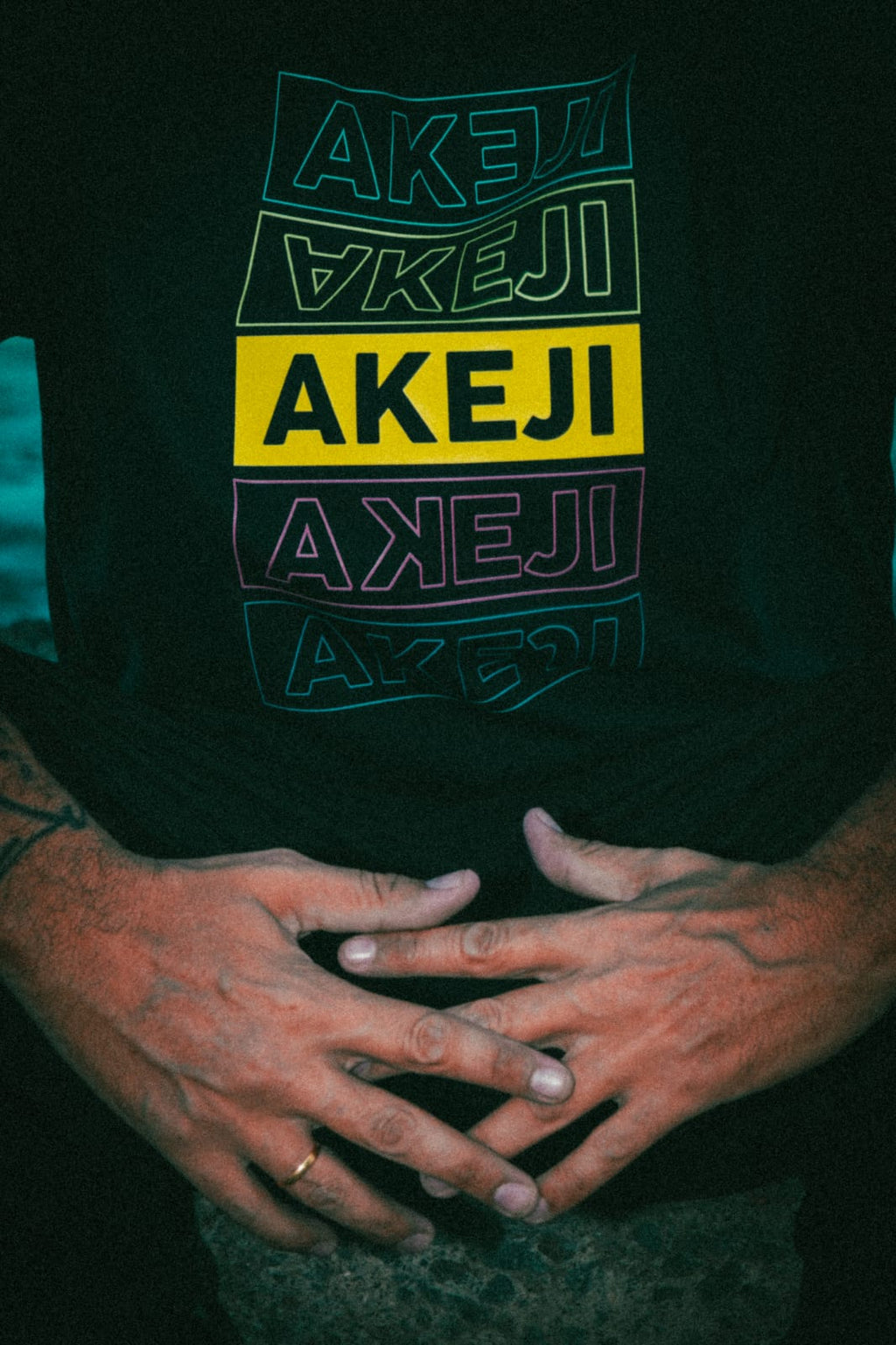 CAMISETA AKEJI – EDICIÓN LIMITADA