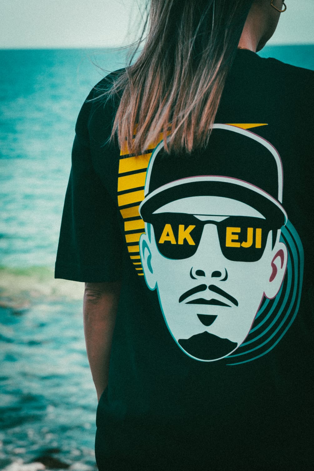 CAMISETA AKEJI – EDICIÓN LIMITADA